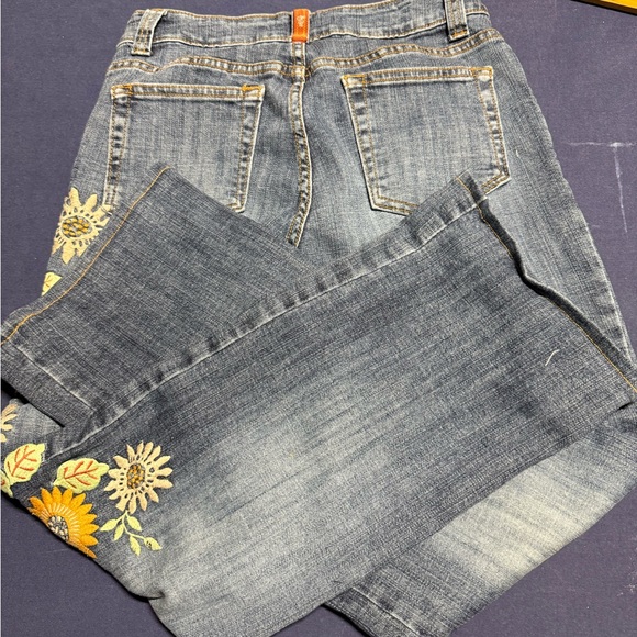 Embroidered MU Blue Jeans - Picture 6 of 8